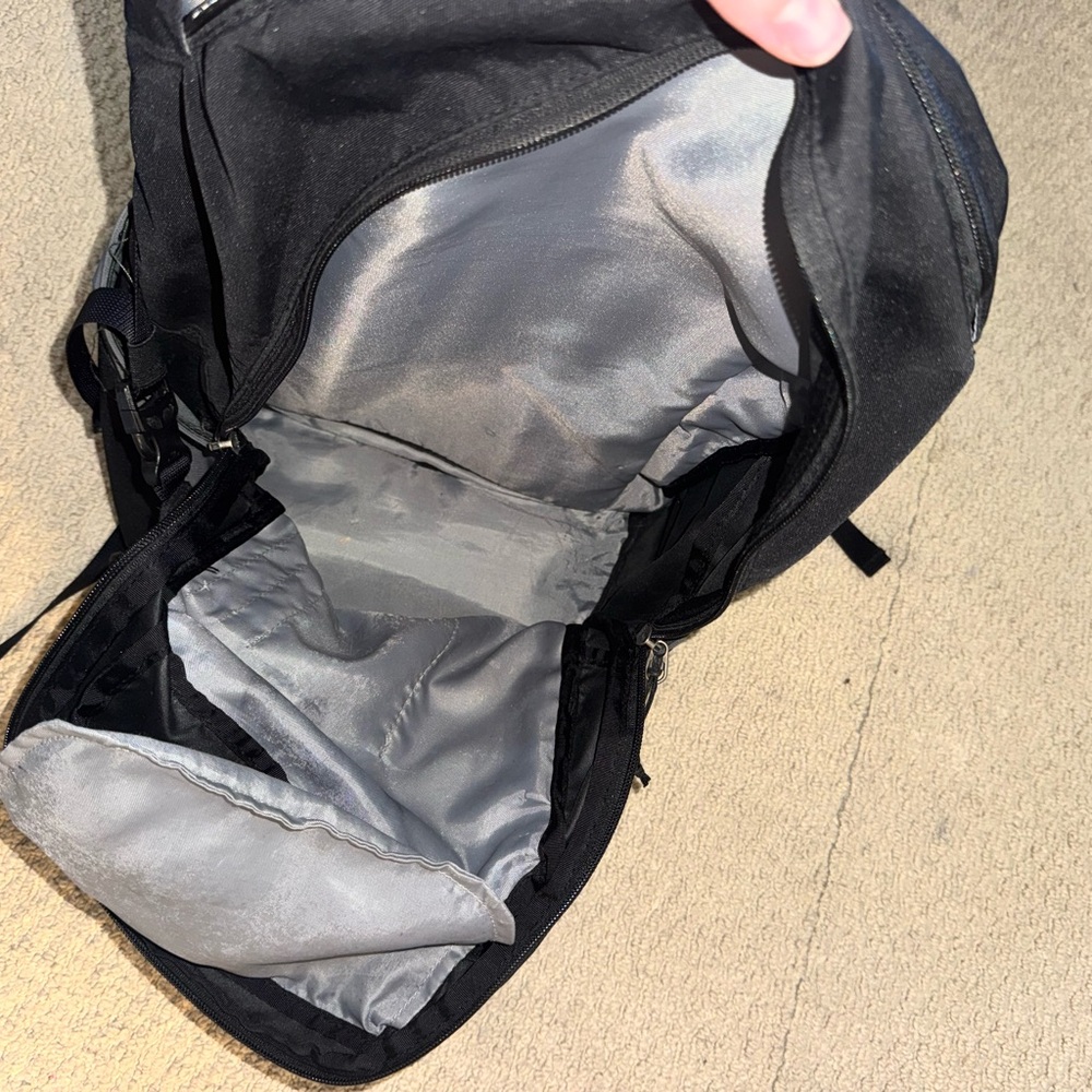 Black & Grey Patagonia Chacabuco 32L Unisex Large Backpack - Picture 5 of 8